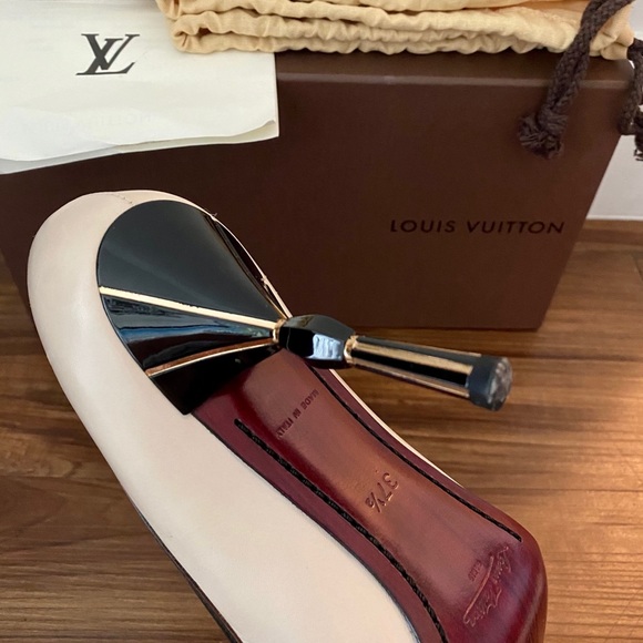 Louis Vuitton Art Deco Heels - Picture 2 of 10